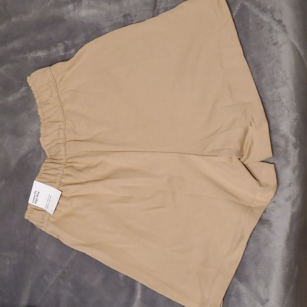 NWT Nike Loose Fit High Rise shorts XS - Picture 2 of 6